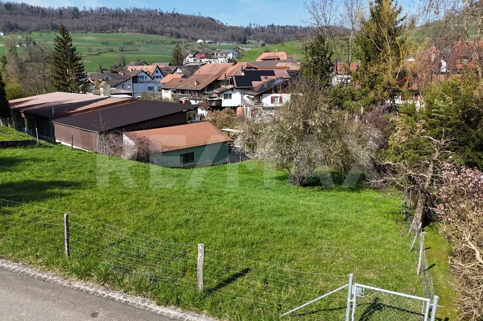667 m² Bauland, voll erschlossen, im sonnigen Mettauertal