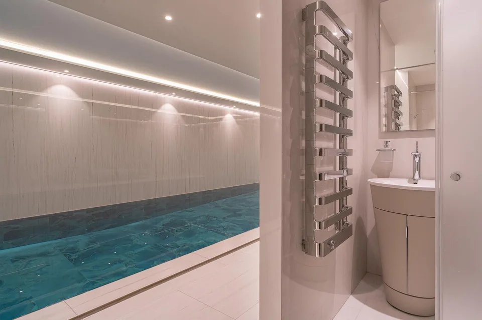 Grande villa contemporaine avec 5 chambres en suite – photo 18 sur 19