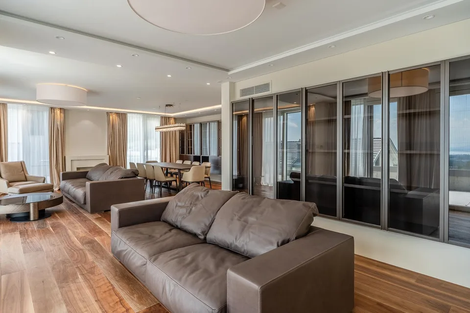 Grande villa contemporaine avec 5 chambres en suite – photo 11 sur 19