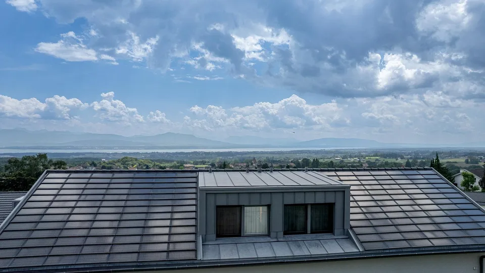 Grande villa contemporanea con 5 camere da letto con bagno privato