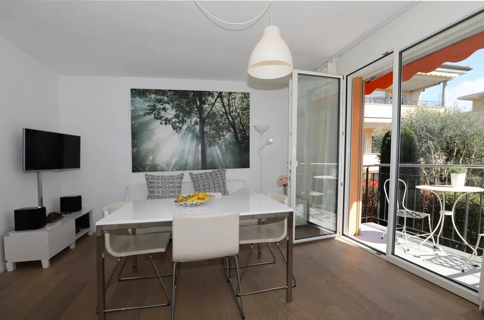 Charmant appartement 2.5 pièces avec petit balcon