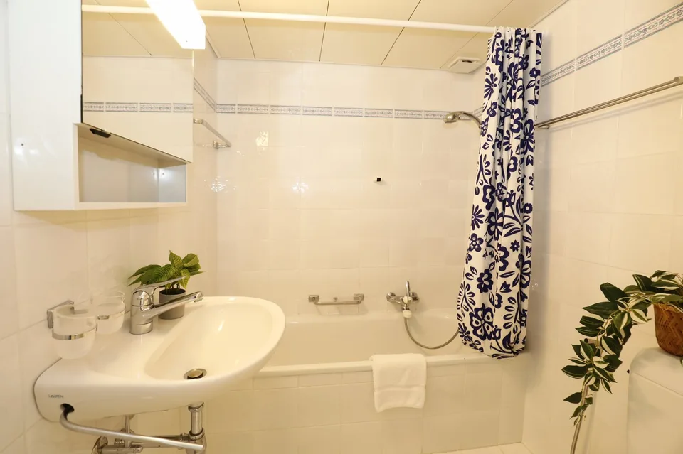 Charmante 2.5-Zimmer-Wohnung mit kleinem Balkon – Foto 13 von 15
