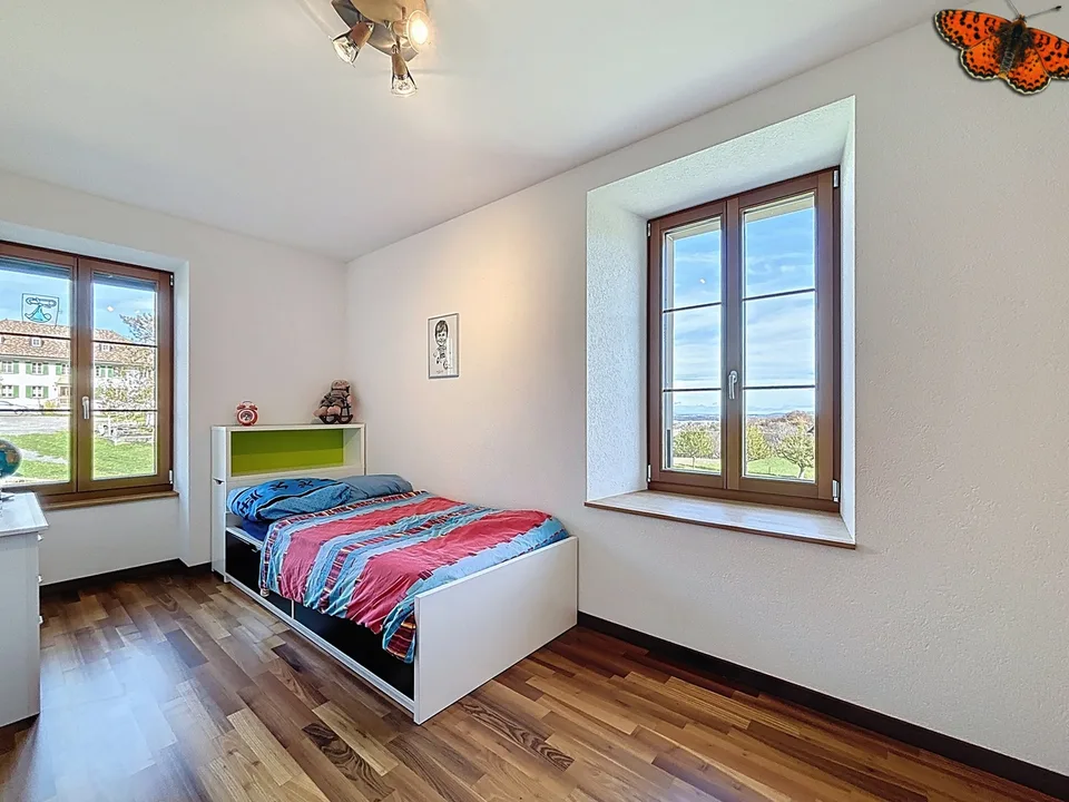 Schönes 4,5-Zimmer-Wohnung in einem renovierten Bauernhaus in Villarsiviriaux – Foto 8 von 13