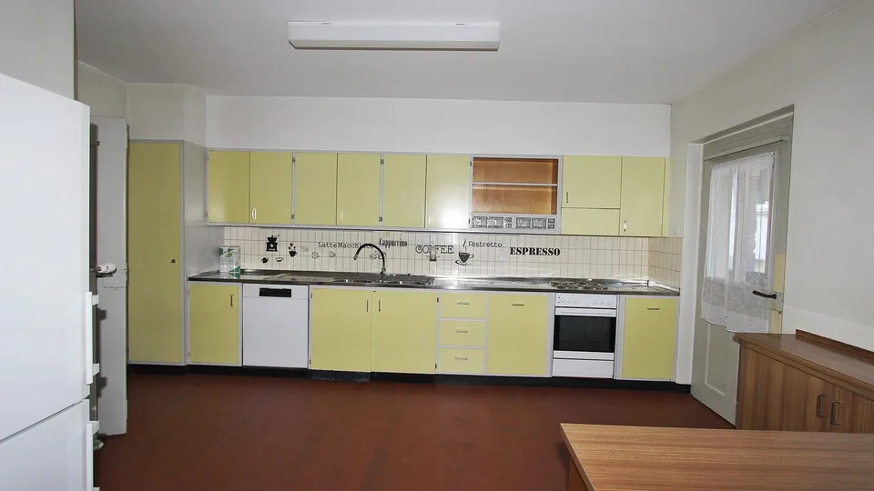GRANDE MAISON UNIFAMILIALE OU BIFAMILIALE EN CENTRE-VILLE – photo 7 sur 16