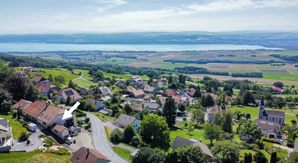 Haus mit 3 Wohnungen, atemberaubende Aussicht - schöner Garten