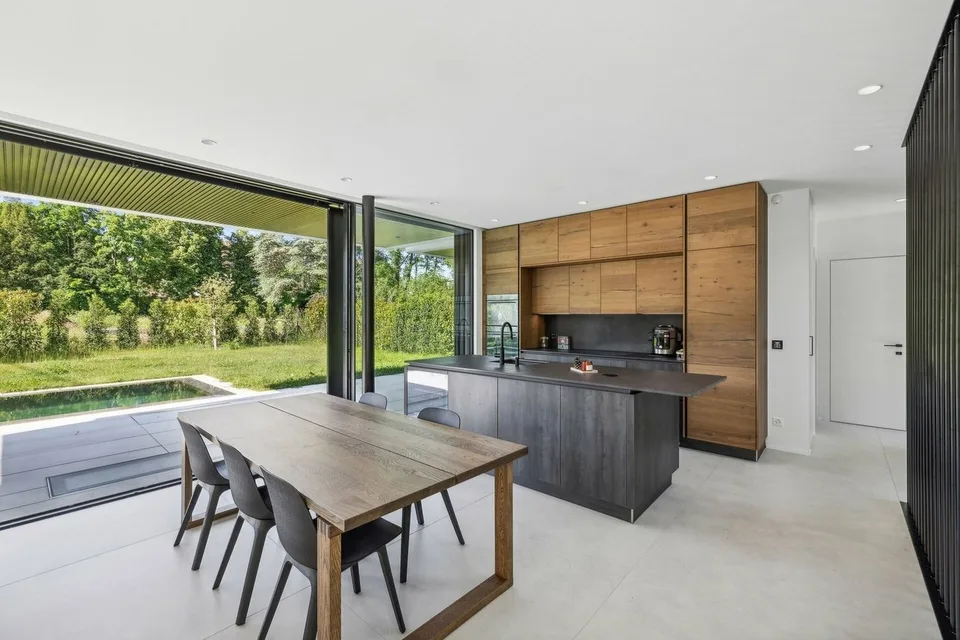 Exceptional THPE villa with pool in Chêne-Bougeries – photo 18 of 24