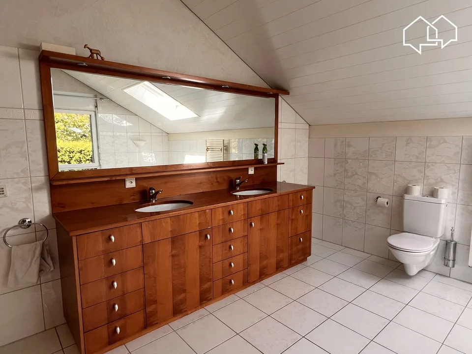 Villa individuale di 6,5 locali con piscina in un ambiente idilliaco – foto 9 di 13