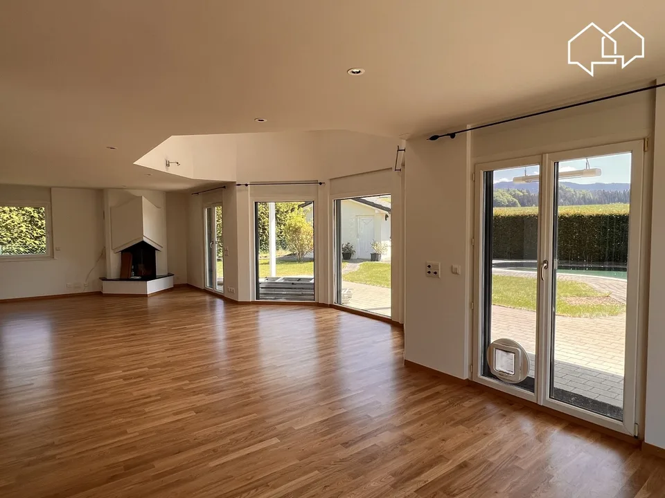 Villa individuale di 6,5 locali con piscina in un ambiente idilliaco