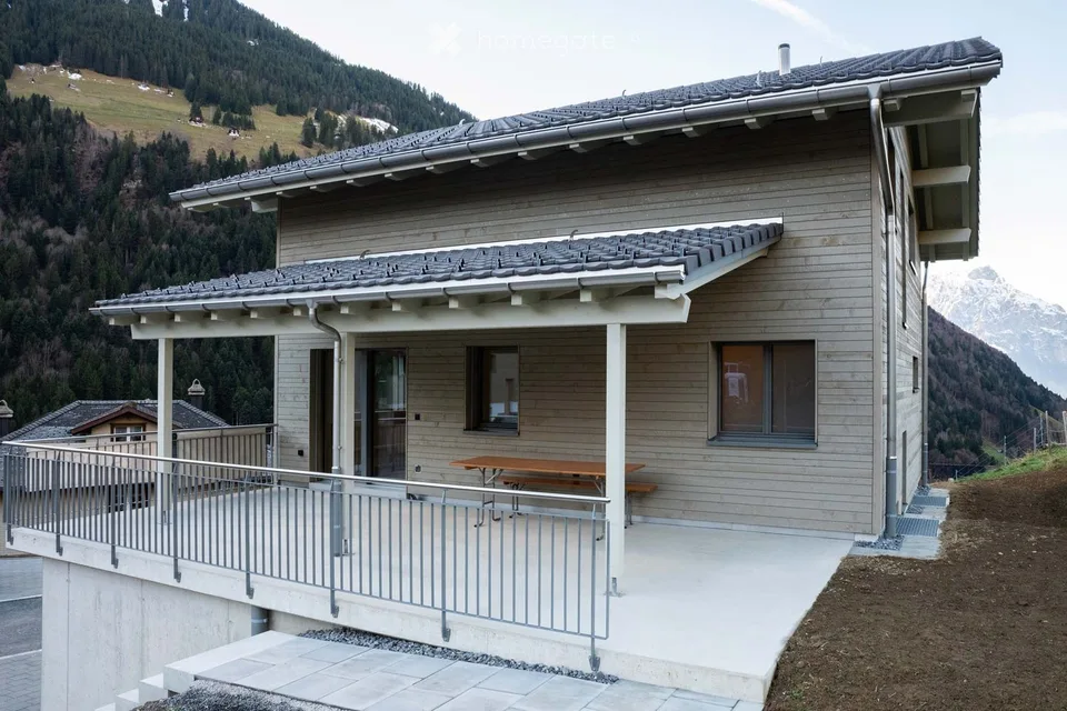 Casa unifamiliare nuova costruita in legno di luna di Urner in una posizione tranquilla