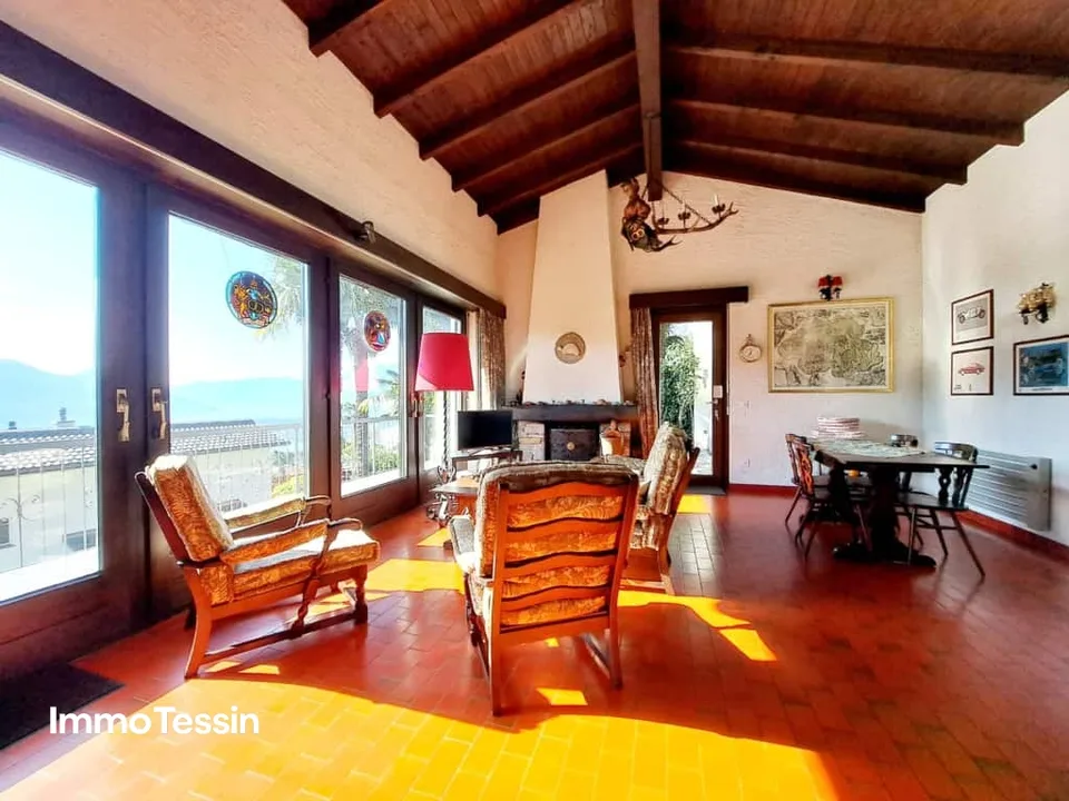 GELEGENHEIT: Haus mit separater Einliegerwohnung an begehrter Lage mit atemberaubendem Blick auf den Lago Maggiore – Foto 8 von 13
