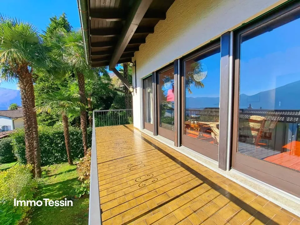 OCCASIONE: Casa con 2 appartamenti in una posizione molto richiesta con una vista mozzafiato sul Lago Maggiore