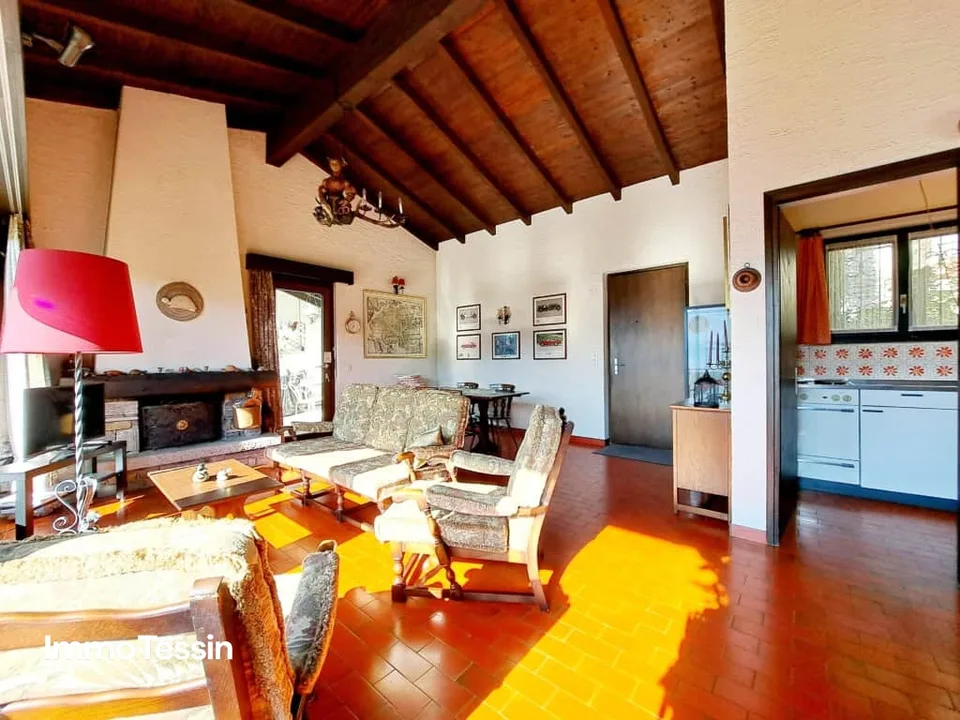 GELEGENHEIT: Haus mit separater Einliegerwohnung an begehrter Lage mit atemberaubendem Blick auf den Lago Maggiore – Foto 9 von 13
