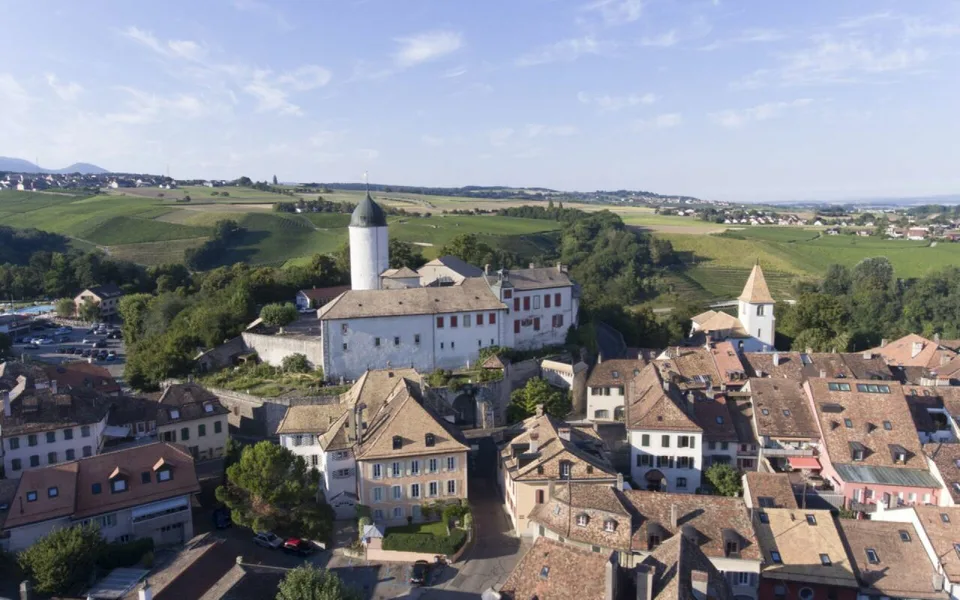 Dans le Vieux Bourg d'Aubonne, maison historique rénovée de 4 pièces