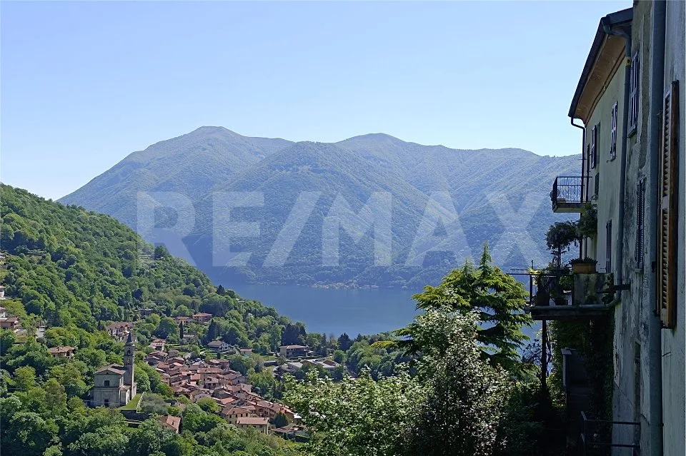 Meravigliosa casa nel borgo storico di Castello Valsolda (Italia)