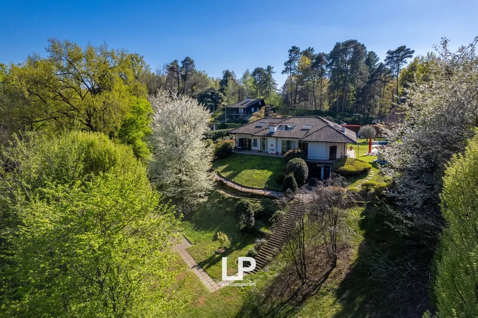 Villa in Oleggio Castello