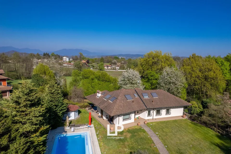 Villa in Oleggio Castello