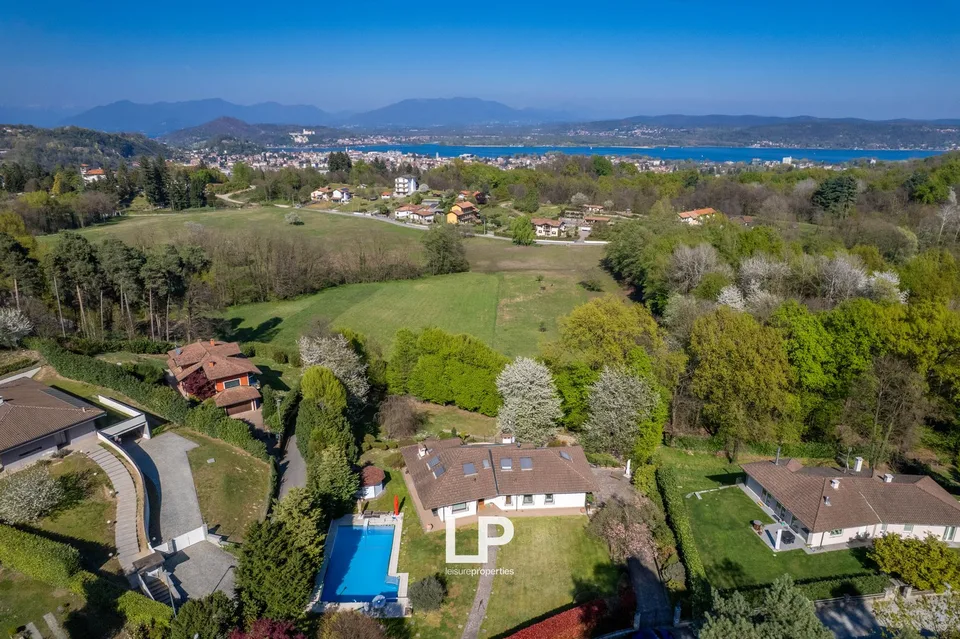 Villa in Oleggio Castello
