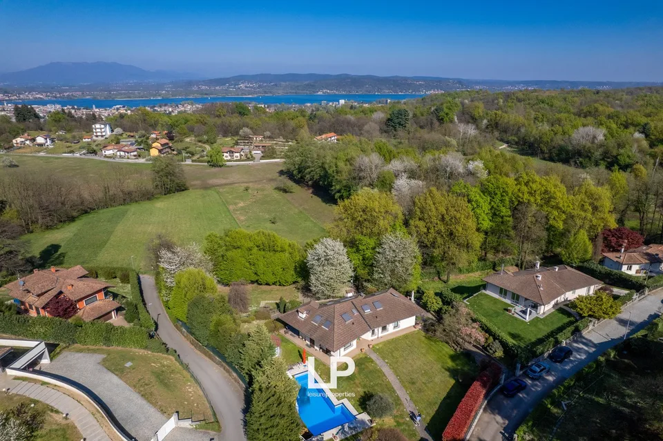 Villa in Oleggio Castello