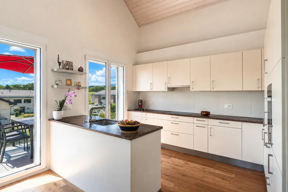 Appartement mit 3.5 Zimmern und Blick auf die Alpen und den Jura in Reverolle
