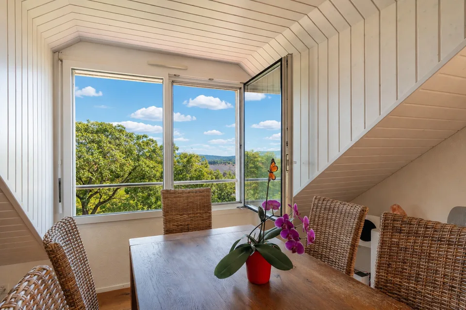 Appartement mit 3.5 Zimmern und Blick auf die Alpen und den Jura in Reverolle
