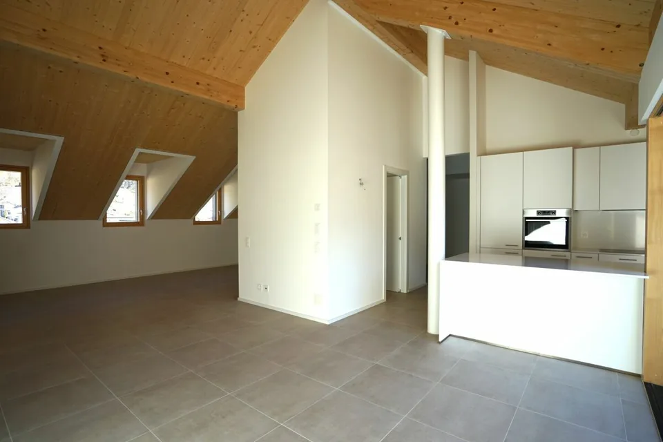 Schönes Dachgeschoß mit 3,5 Zimmern im Neubau