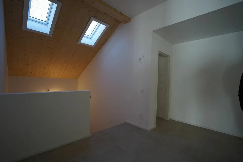 Schönes Dachgeschoß mit 3,5 Zimmern im Neubau – Foto 7 von 10