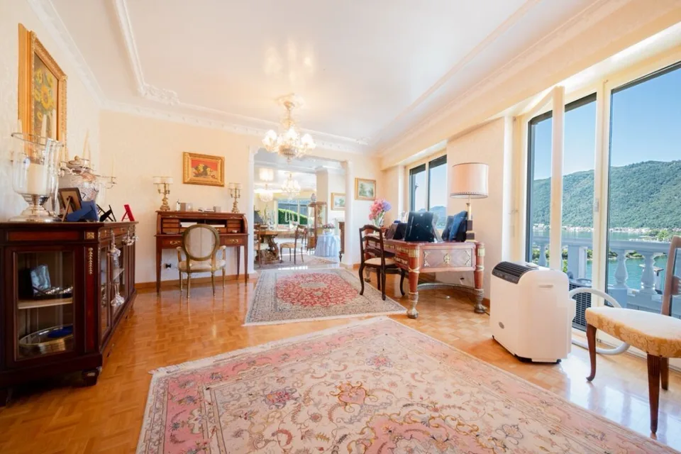 Exclusive Lakeview Villa in Bissone – Timeless Elegance and Absolute Privacy – photo 11 of 26