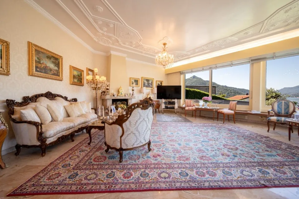Exclusive Lakeview Villa in Bissone – Timeless Elegance and Absolute Privacy – photo 9 of 26