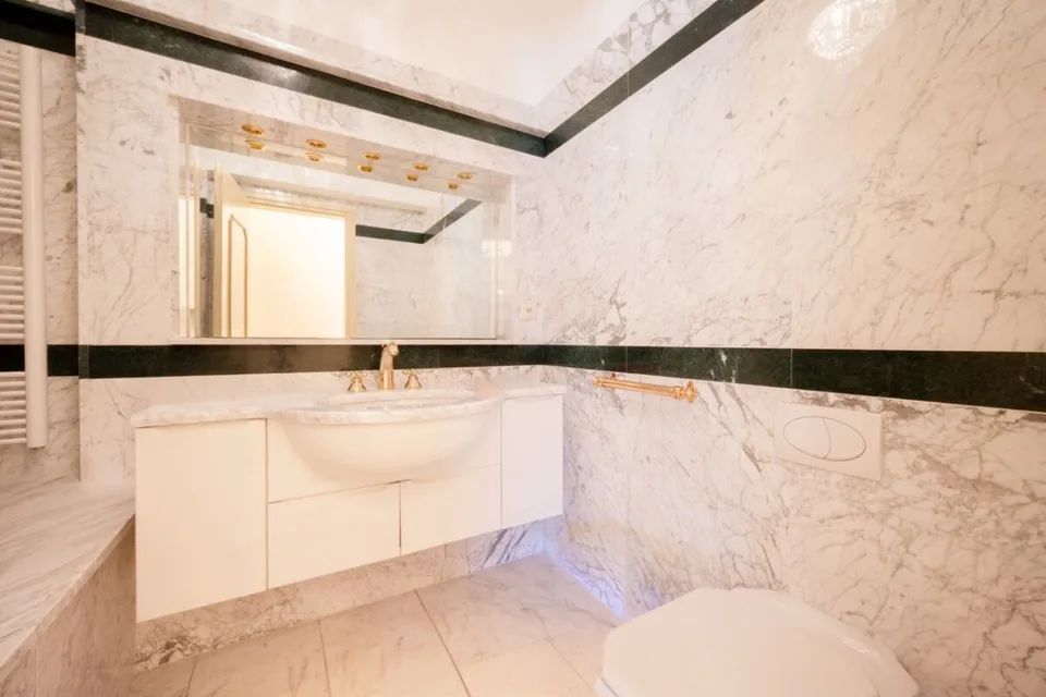 Exclusive Lakeview Villa in Bissone – Timeless Elegance and Absolute Privacy – photo 26 of 26