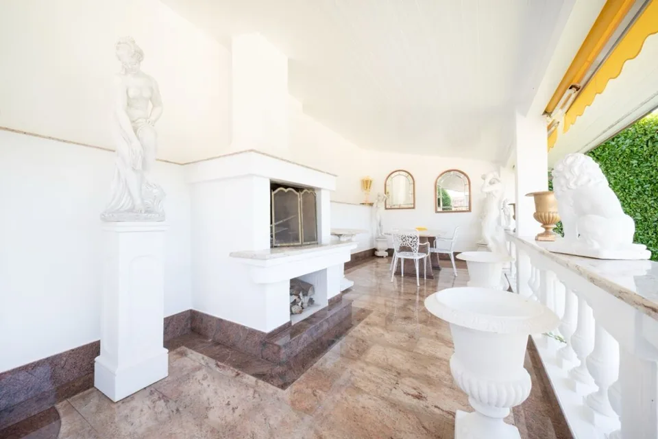 Una villa unica – eleganza, privacy e vista incomparabile! – foto 23 di 26