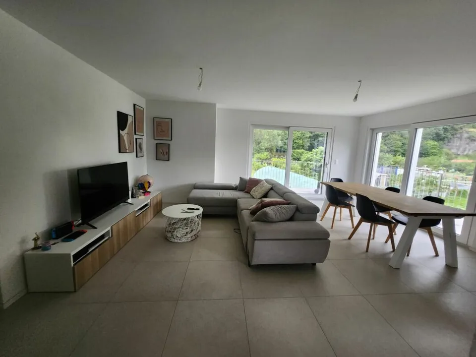 Gebäude mit 3 Wohnungen (2 Wohnungen mit 2 Zimmern und 1 Wohnung mit 4,5 Zimmern Duplex)