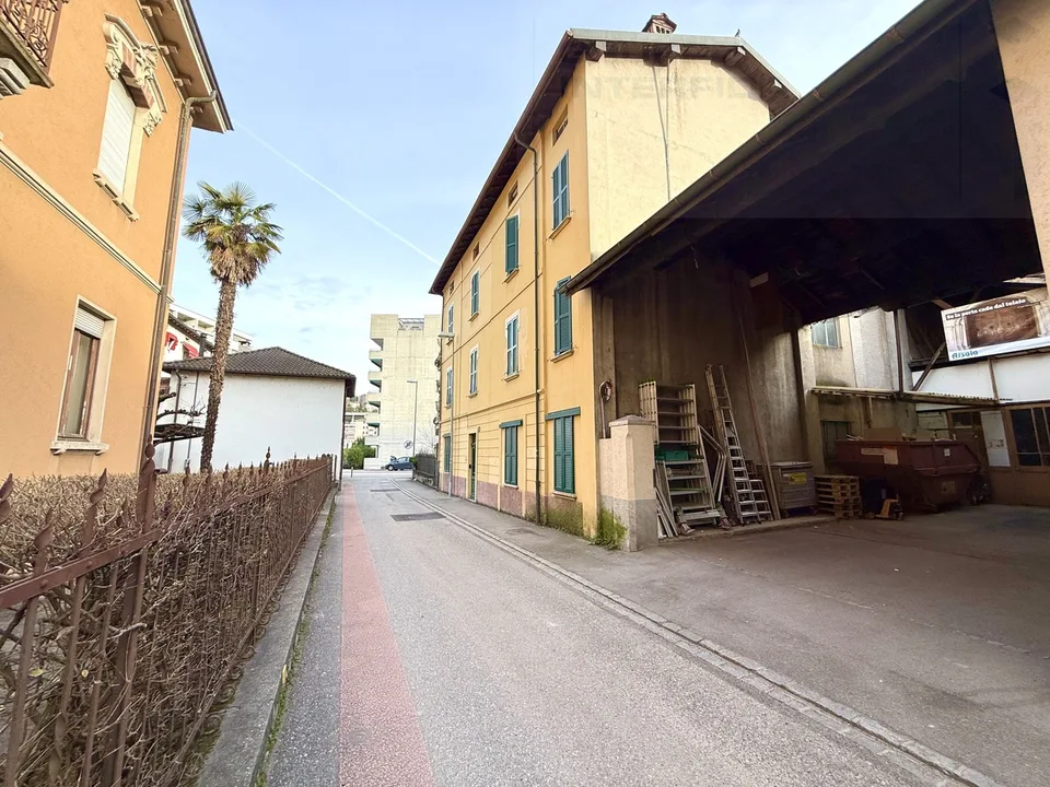 Maison d'époque de 9 appartements – photo 6 sur 7