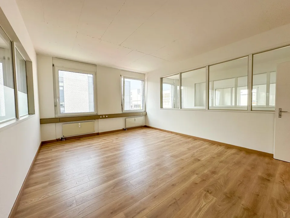 Ideal für Praxis, Büro, Atelier oder Kosmetik: "SharedSpace 23" Vielseitige Gewerberäume im Kägen