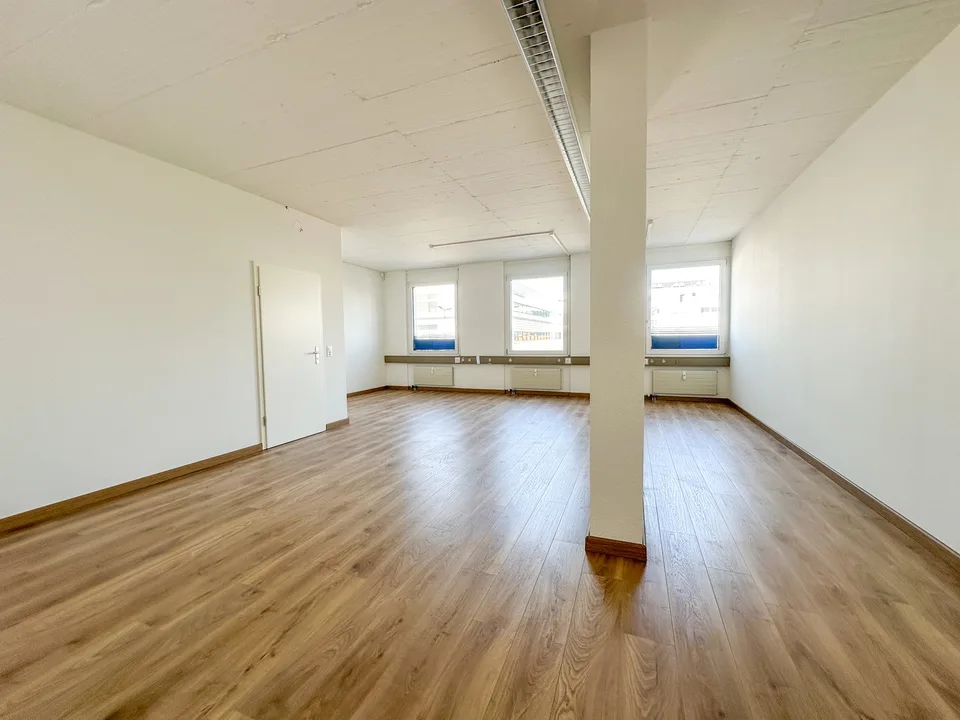 Ideal für Praxis, Büro, Atelier oder Kosmetik: "SharedSpace 23" Vielseitige Gewerberäume im Kägen
