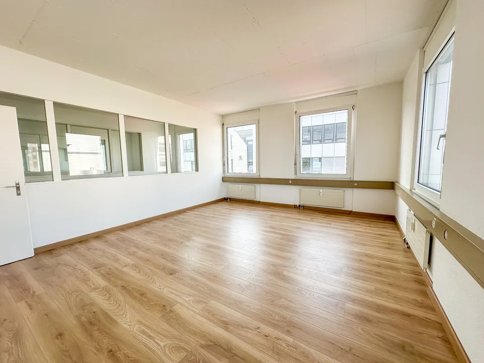 Ideal für Praxis, Büro, Atelier oder Kosmetik: "SharedSpace 23" Vielseitige Gewerberäume im Kägen
