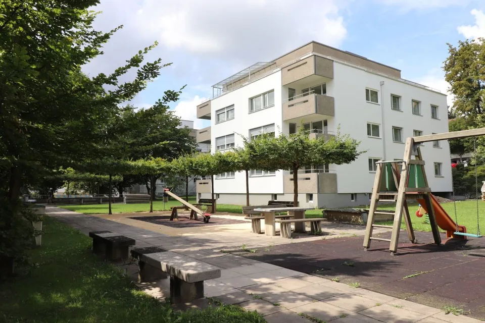 Fürstenrain, Oberwil- Auto-Abstellplätze zu vermieten