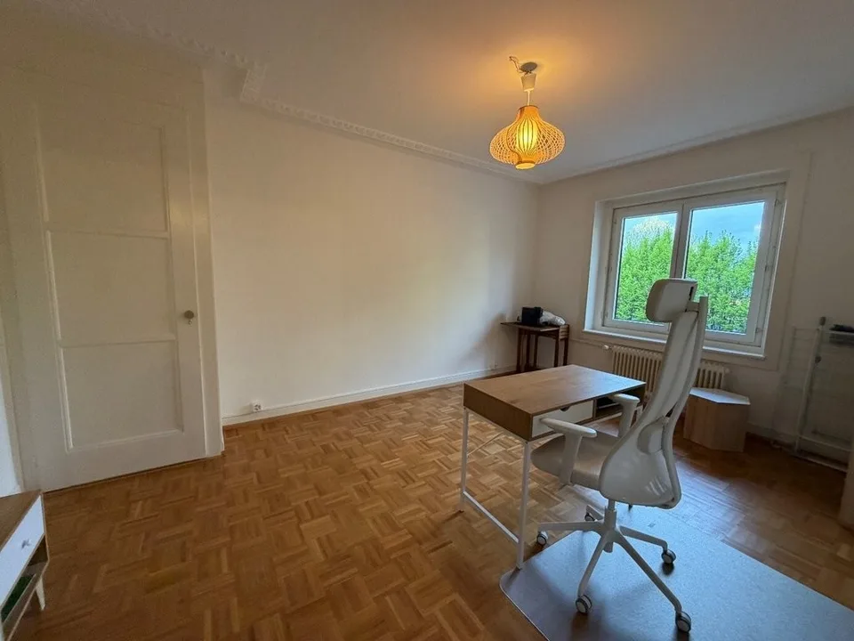Schönes 2-Zimmer-Apartment in der Nähe des Platzes von l'Ours