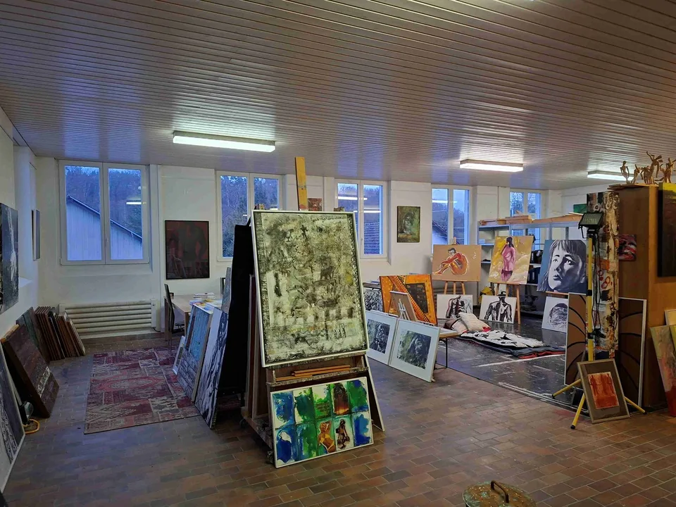 Espace commercial polyvalent avec caractère d'atelier à Bülach