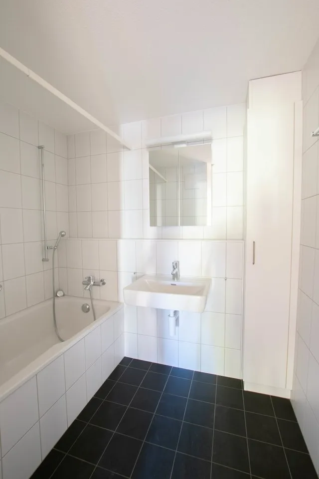 Emplacement résidentiel calme avec balcon ensoleillé