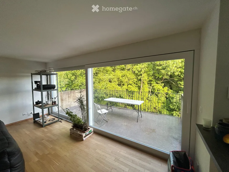 Appartamento 4.5 locali con balcone e posto auto a Boudry