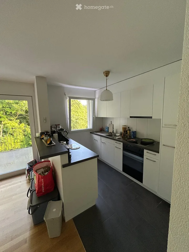 Appartamento 4.5 locali con balcone e posto auto a Boudry