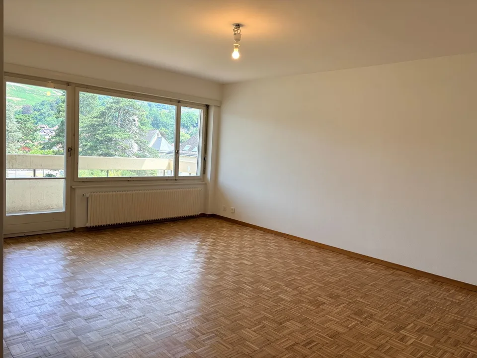 Bex: Charmantes 3,5-Zimmer-Wohnung mit Balkon zu vermieten