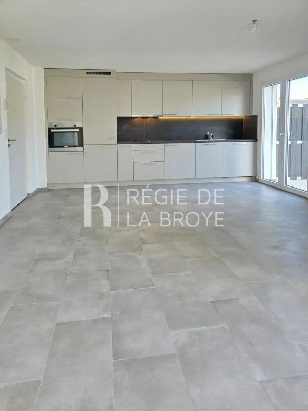 Appartamento di 4.5 locali con ampio balcone a Chabrey