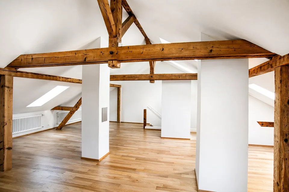 Charmante 4-Zimmer-Maisonette-Wohnung mit Ofen in Basel