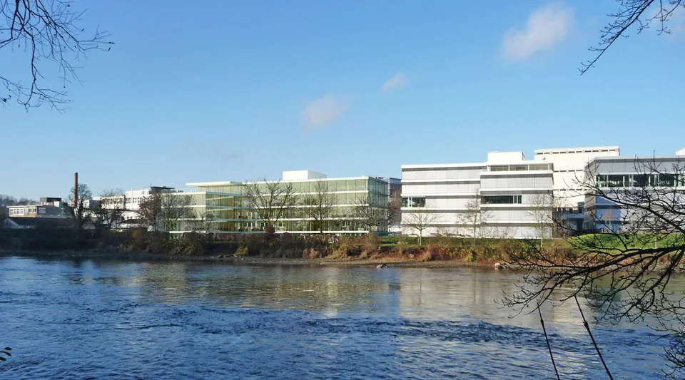 Exzellente Büroflächen direkt am Rheinufer