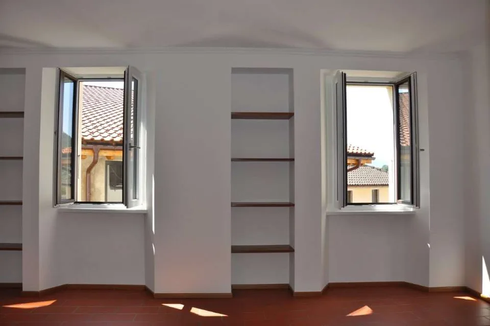 NEGGIO: AMPIO E SUGGESTIVO DUPLEX 3.5 loc.