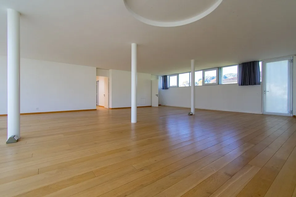 Großes Büro mit 4 Räumen in Sorengo