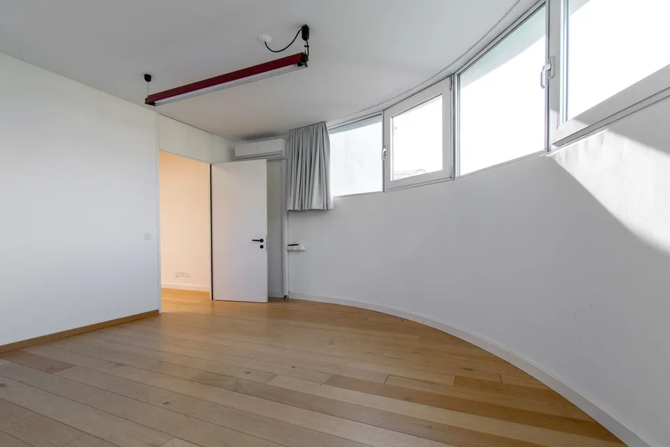 Großes Büro mit 4 Räumen in Sorengo