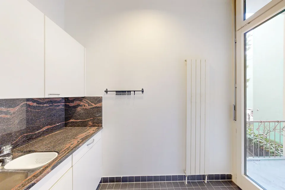 Spazio di ufficio/commerciale accogliente di 160m² per la bellezza o la consulenza!