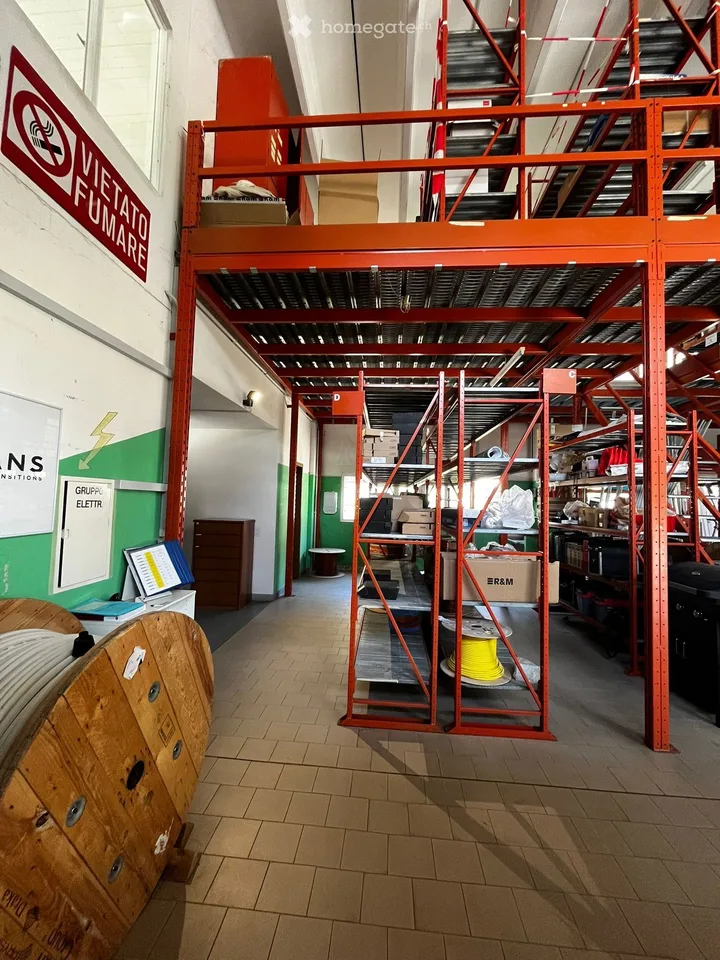 Spazio commerciale a Bellinzona - Carasso